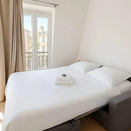 13 Avec Ascenseur - 2p * Paris